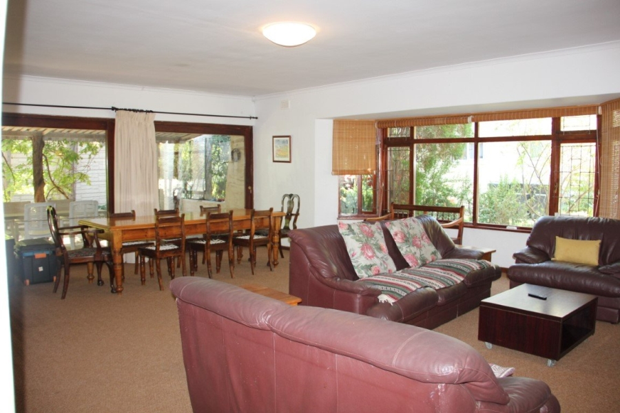 To Let 3 Bedroom Property for Rent in Golden Acre Western Cape